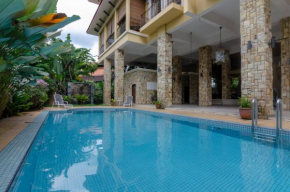 Spacious 5BR Retreat in Ampang with Free Parking